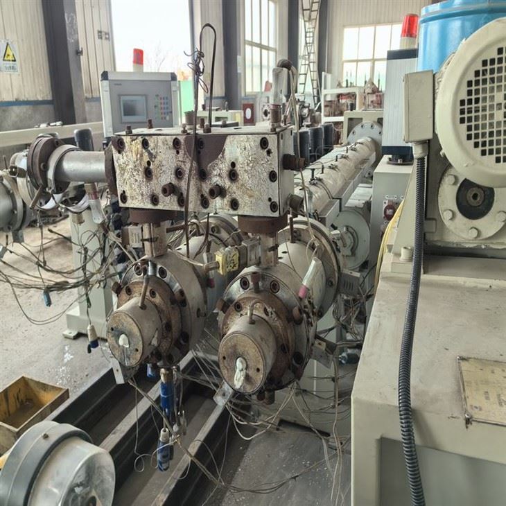 16mm-32mm PE one out two pipe line 16mm-32mm PE one out two pipe line
